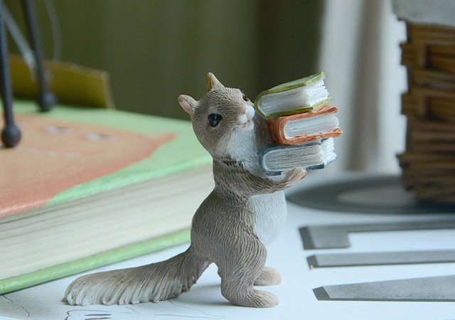 Cute Squirrel Sculpture Garden/Home Decor