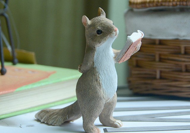 Cute Squirrel Sculpture Garden/Home Decor