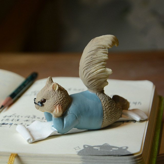 Cute Squirrel Sculpture Garden/Home Decor