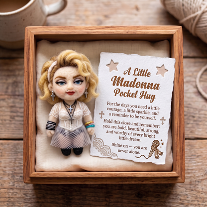 Madonna Felt Pocket Hug Set